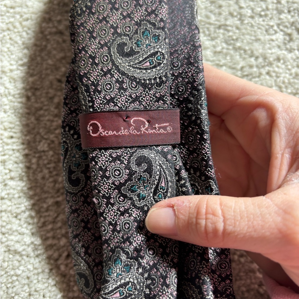 Oscar De La Renta Men's Silk Tie Paisley